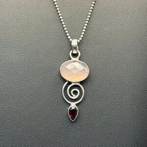 VTG Italy Sterling Garnet Gemstone Pendant Necklace Marked “Diagonal”